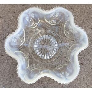 Vintage Dugan Jeweled Heart White Opalescent Berry Bowl Dish